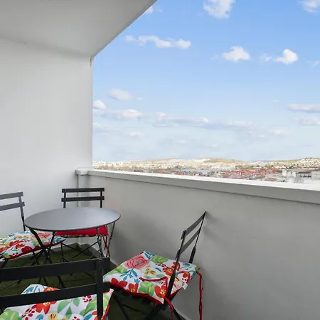 Chic And Spacious Apart With Parking * Bois-Colombes
