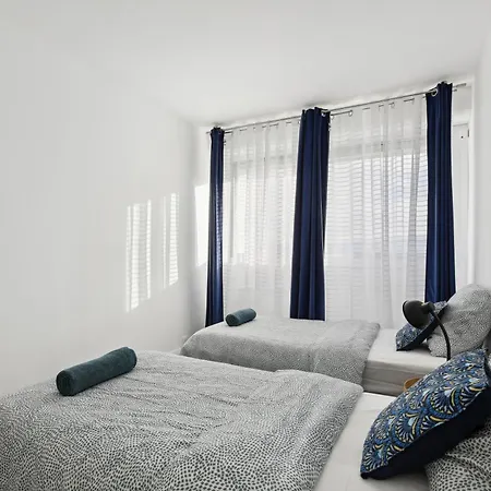 Chic And Spacious Apart With Parking Apartmán Bois-Colombes