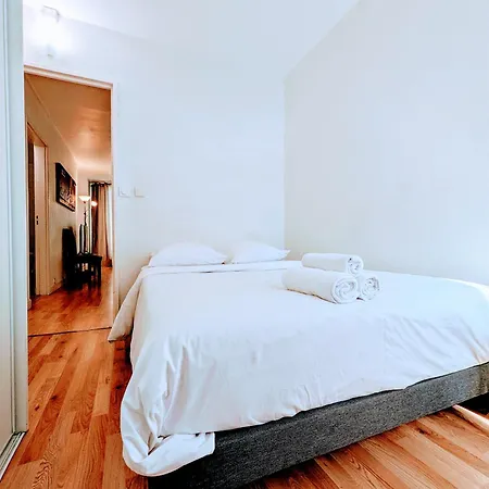 Apartman Chic And Spacious With Parking Saint-Germain-en-Laye
