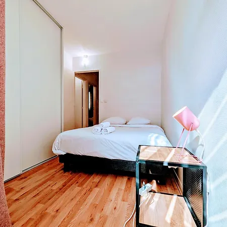 Apartman Chic And Spacious With Parking