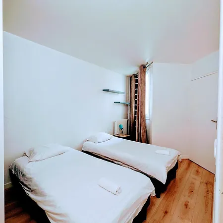 Apartman Chic And Spacious With Parking Saint-Germain-en-Laye
