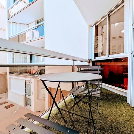 Apartman Chic And Spacious With Parking